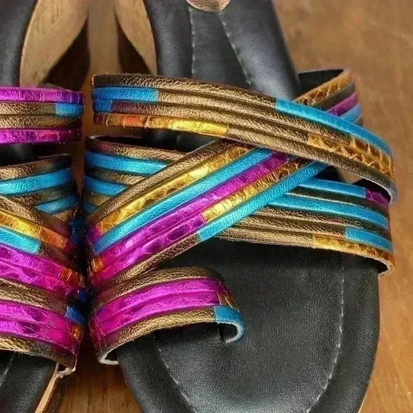 Donald J Pliner Lettie Fuschia MetallicLeather Wedge Sandal Sz 7.5 Toe Strap - Picture 7 of 9